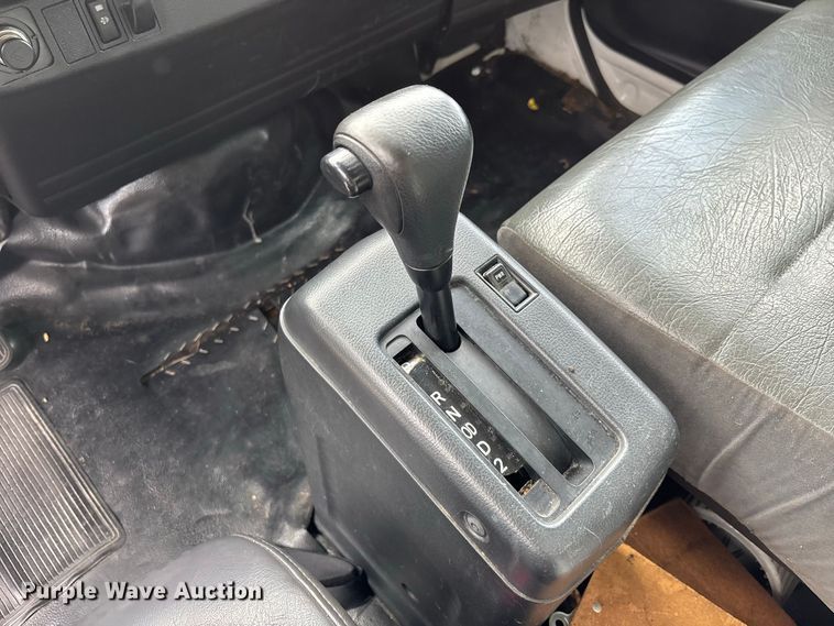 image for item YA3647 2019 Hino 268 box truck