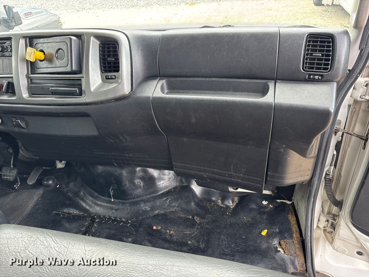 image for item YA3647 2019 Hino 268 box truck
