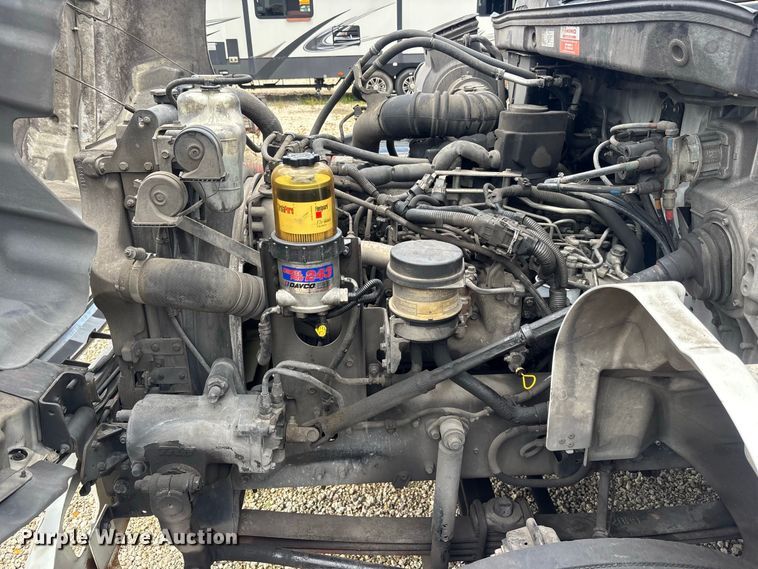 image for item YA3647 2019 Hino 268 box truck