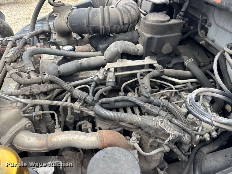 image for item YA3647 2019 Hino 268 box truck