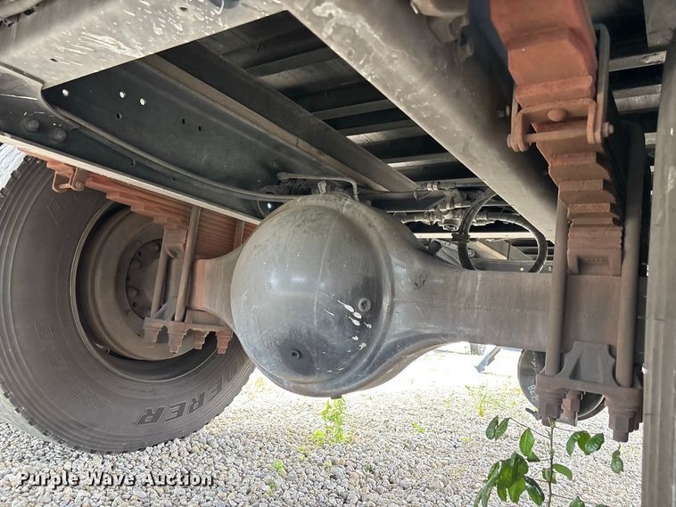 image for item YA3647 2019 Hino 268 box truck