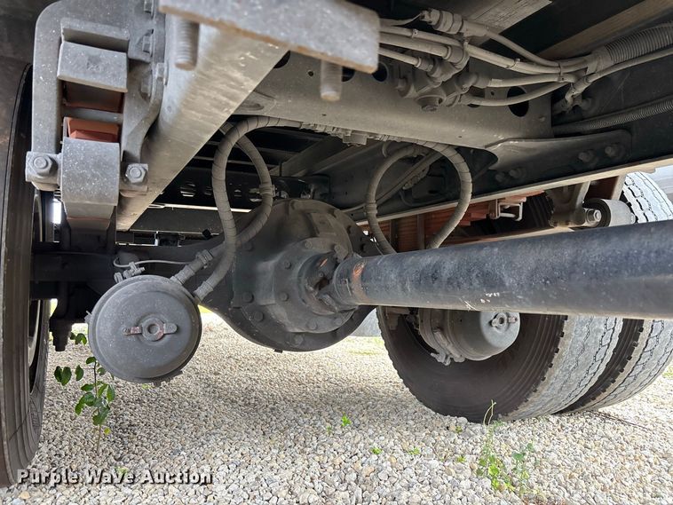 image for item YA3647 2019 Hino 268 box truck