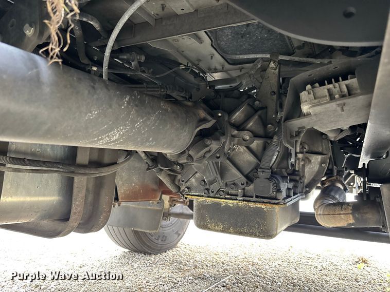 image for item YA3647 2019 Hino 268 box truck