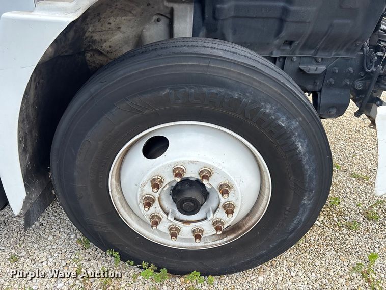 image for item YA3647 2019 Hino 268 box truck