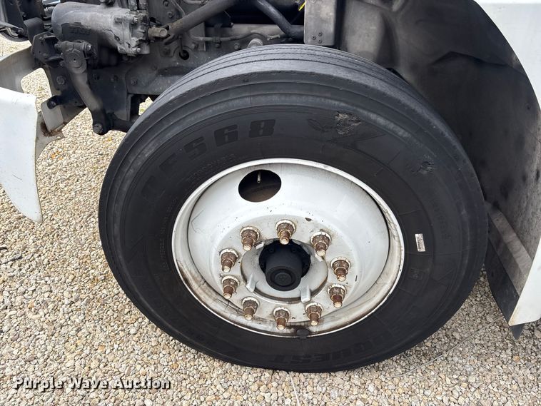 image for item YA3647 2019 Hino 268 box truck