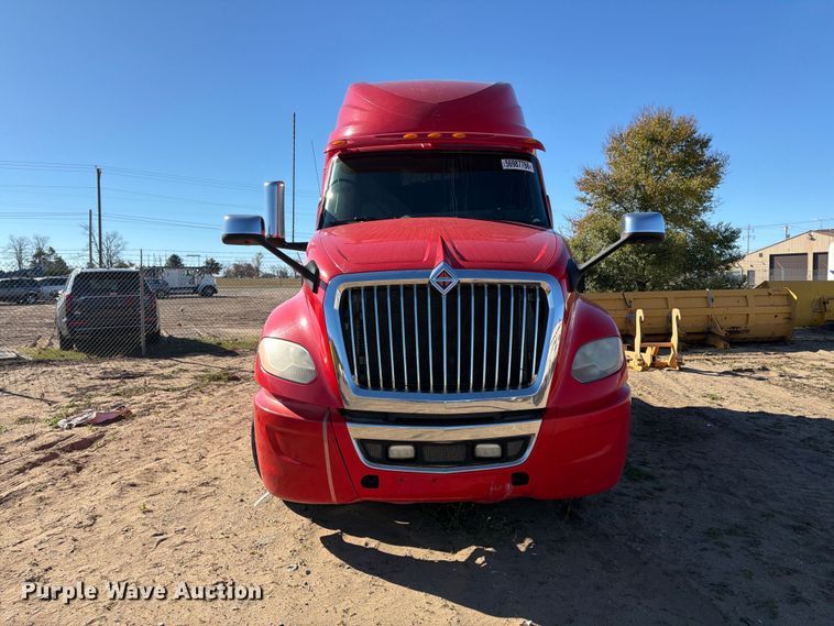image for item YA3837 2018 International LT625 semi truck