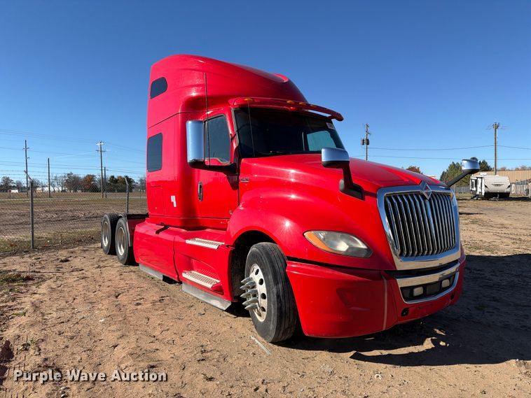 image for item YA3837 2018 International LT625 semi truck