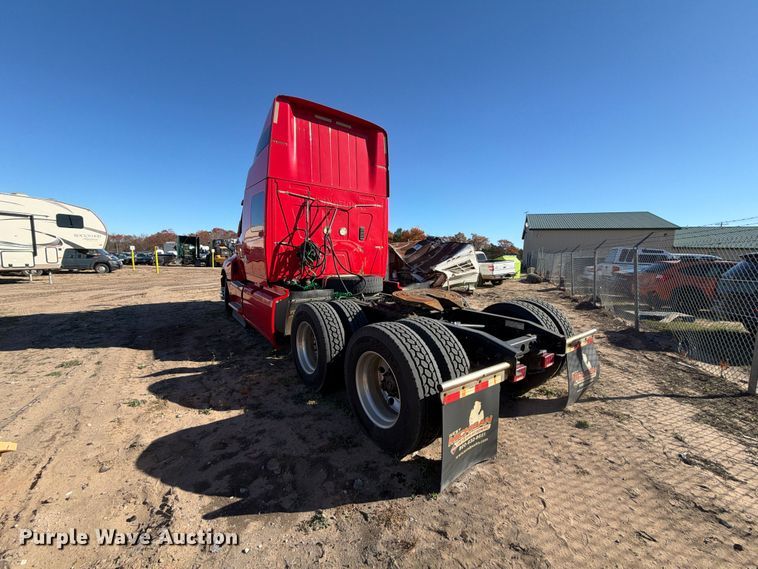 image for item YA3837 2018 International LT625 semi truck