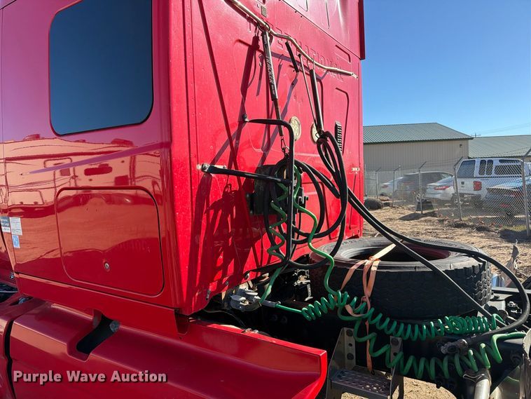 image for item YA3837 2018 International LT625 semi truck