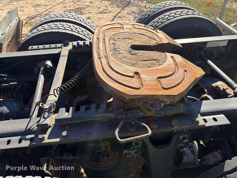 image for item YA3837 2018 International LT625 semi truck