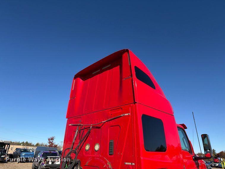 image for item YA3837 2018 International LT625 semi truck