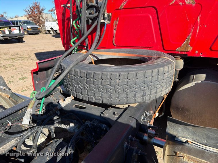image for item YA3837 2018 International LT625 semi truck
