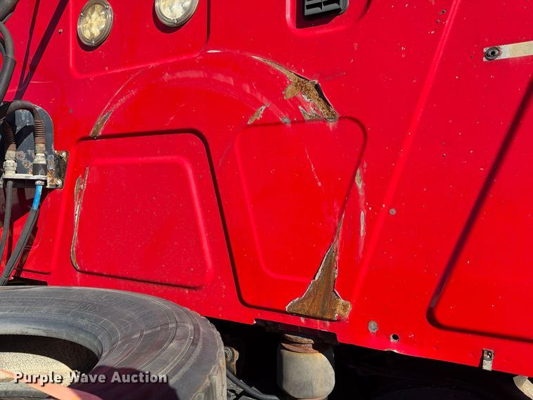 image for item YA3837 2018 International LT625 semi truck