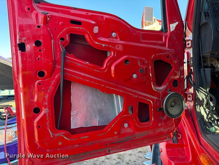 image for item YA3837 2018 International LT625 semi truck