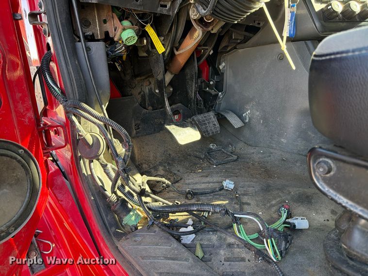 image for item YA3837 2018 International LT625 semi truck