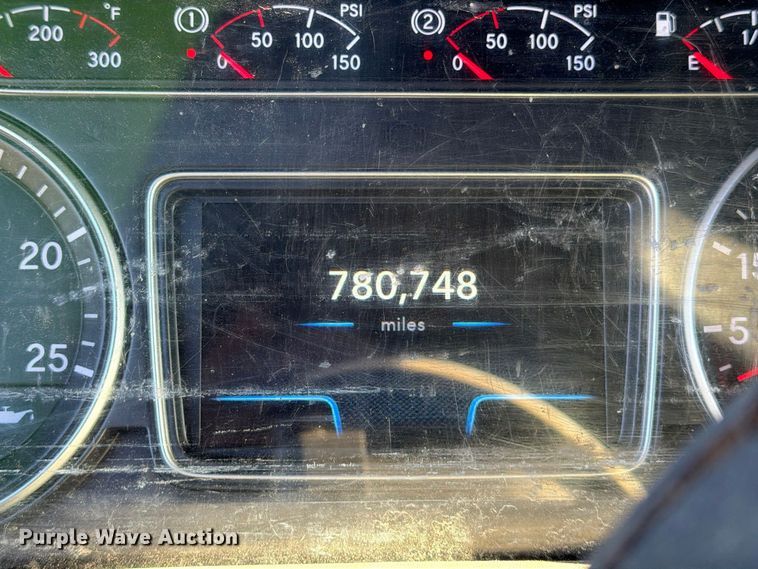 image for item YA3837 2018 International LT625 semi truck