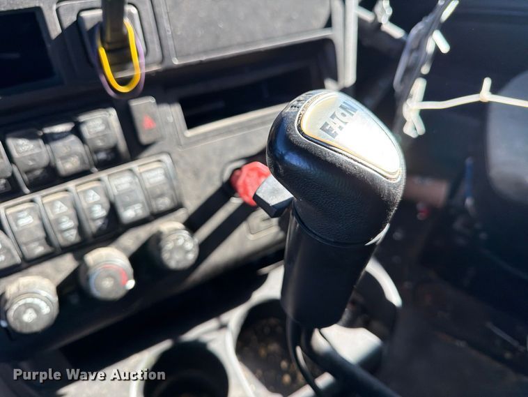 image for item YA3837 2018 International LT625 semi truck