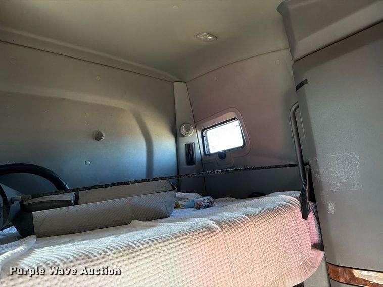 image for item YA3837 2018 International LT625 semi truck