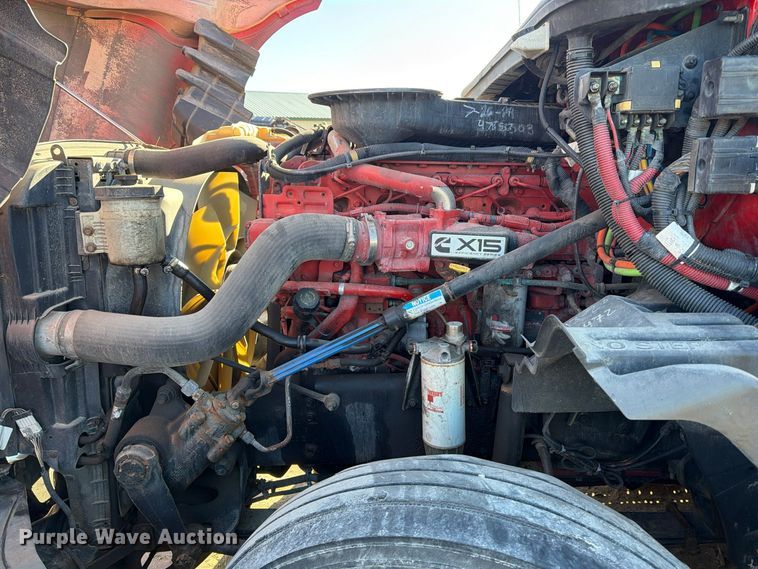image for item YA3837 2018 International LT625 semi truck