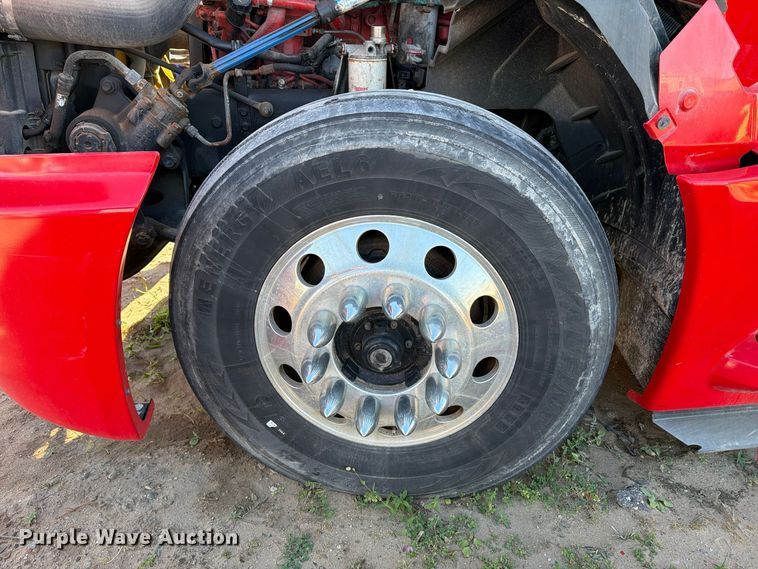 image for item YA3837 2018 International LT625 semi truck