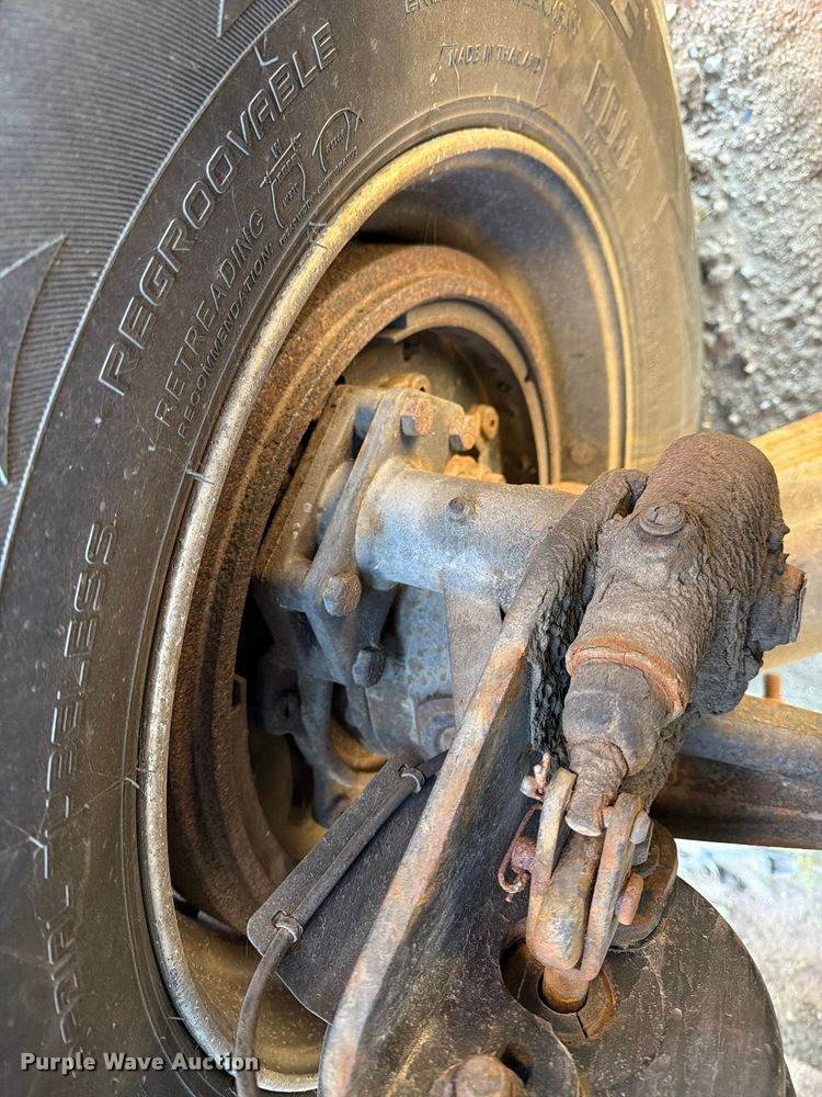 image for item YA3837 2018 International LT625 semi truck