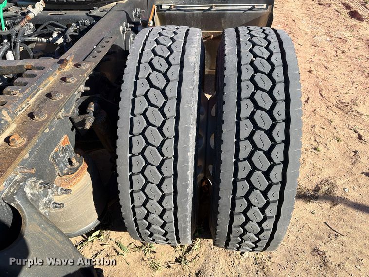 image for item YA3837 2018 International LT625 semi truck