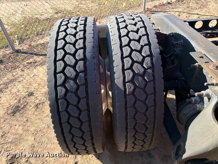 image for item YA3837 2018 International LT625 semi truck