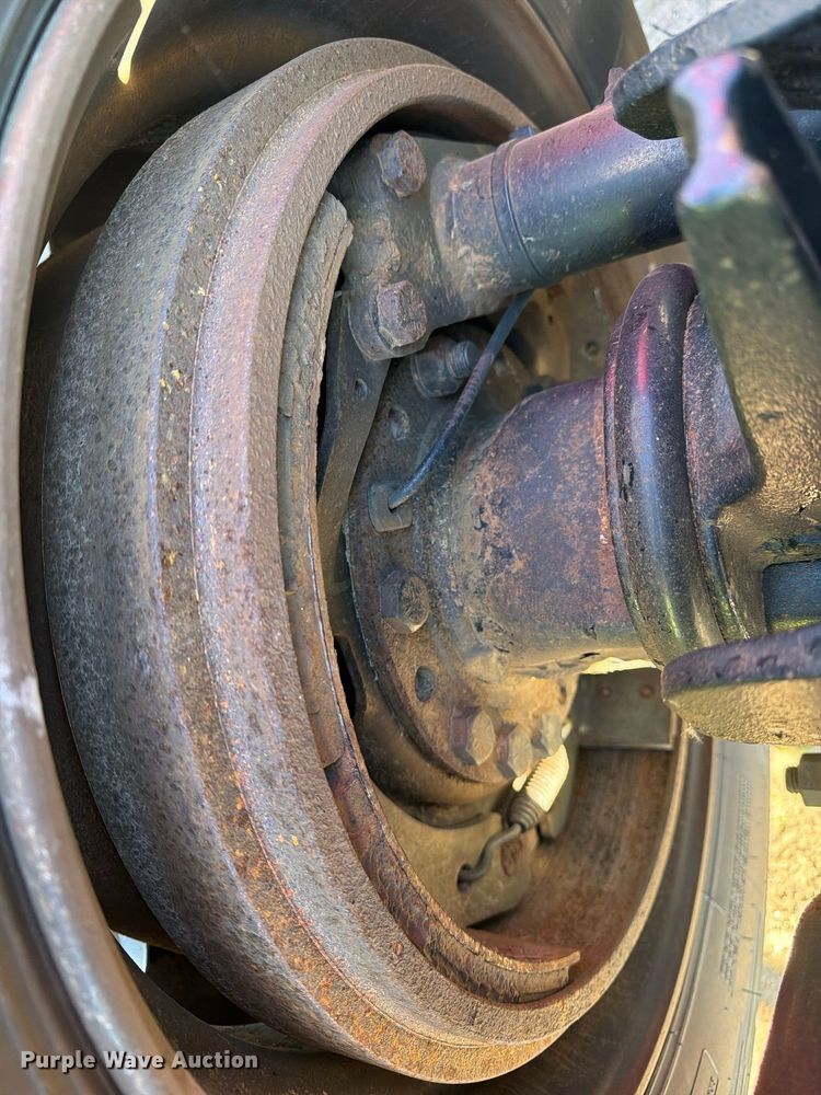 image for item YA3837 2018 International LT625 semi truck