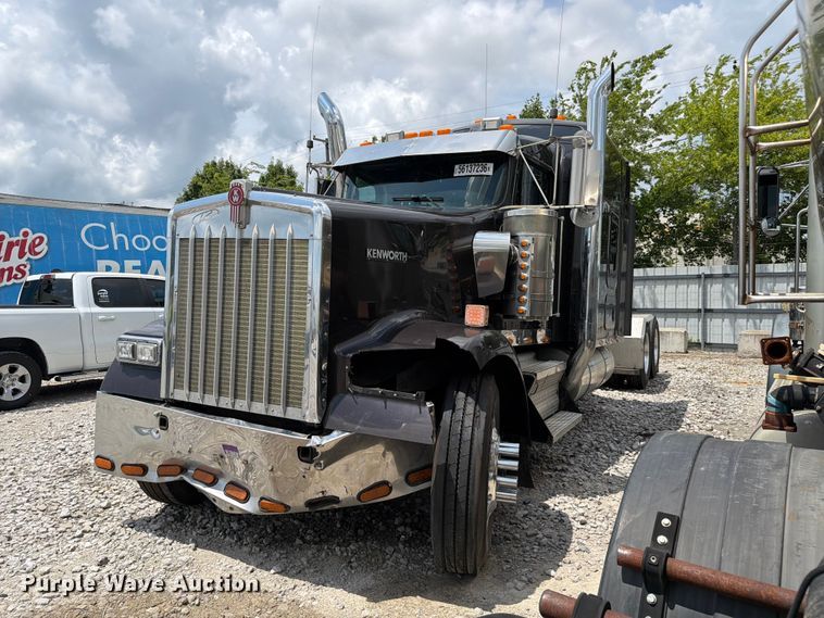image for item YA4192 2018 Kenworth W900 glider kit semi truck