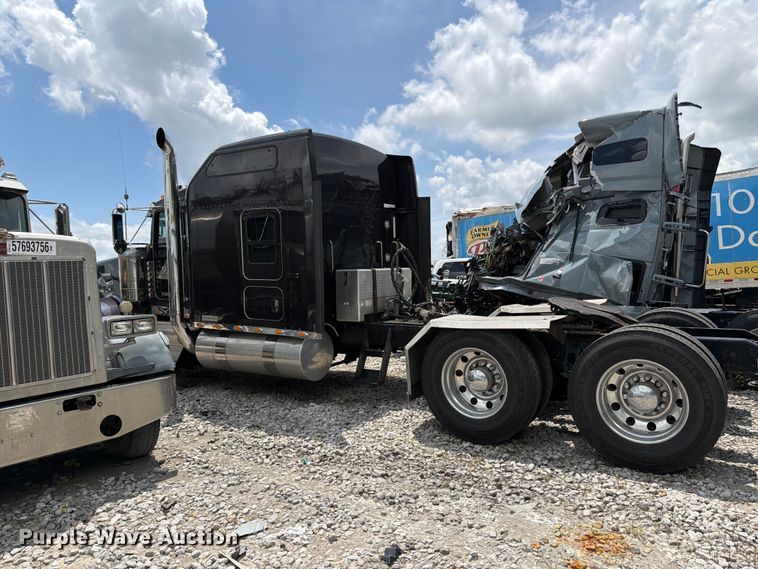image for item YA4192 2018 Kenworth W900 glider kit semi truck