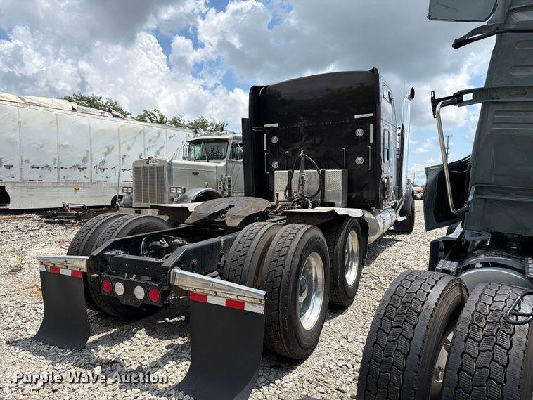 image for item YA4192 2018 Kenworth W900 glider kit semi truck