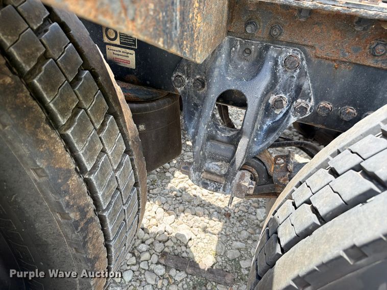 image for item YA4192 2018 Kenworth W900 glider kit semi truck