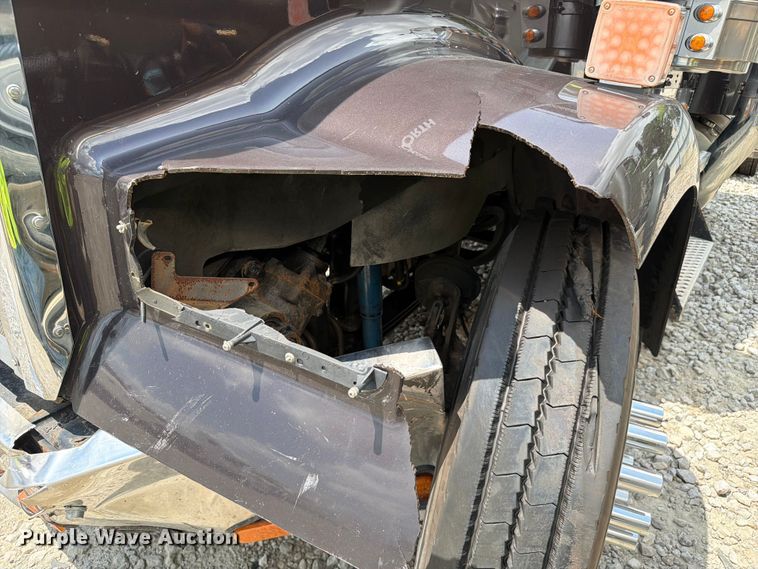 image for item YA4192 2018 Kenworth W900 glider kit semi truck