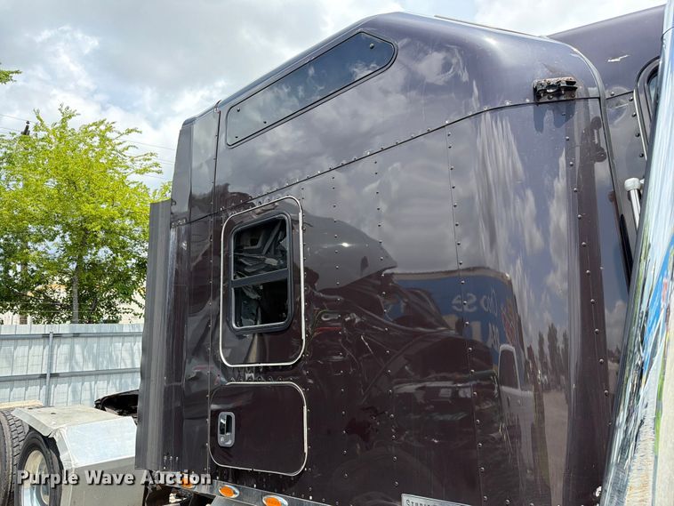 image for item YA4192 2018 Kenworth W900 glider kit semi truck