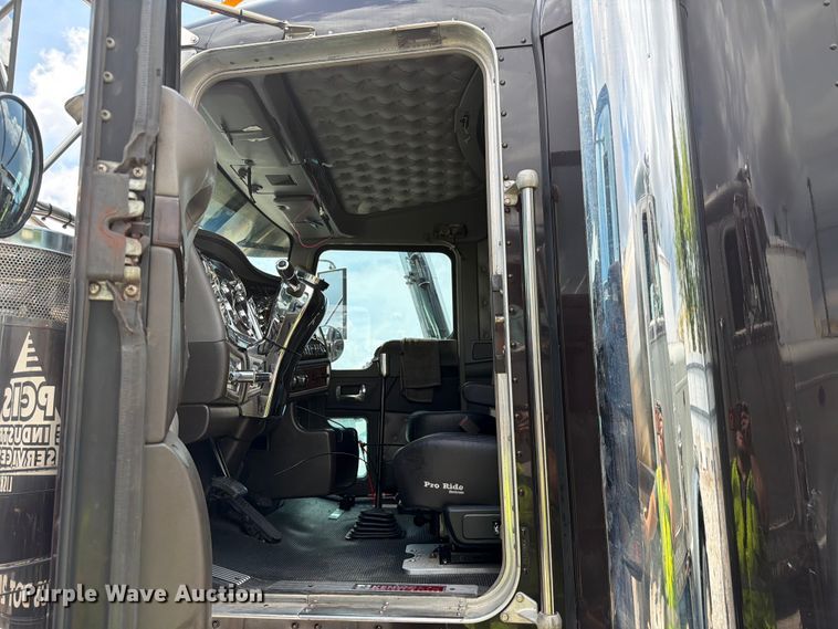 image for item YA4192 2018 Kenworth W900 glider kit semi truck