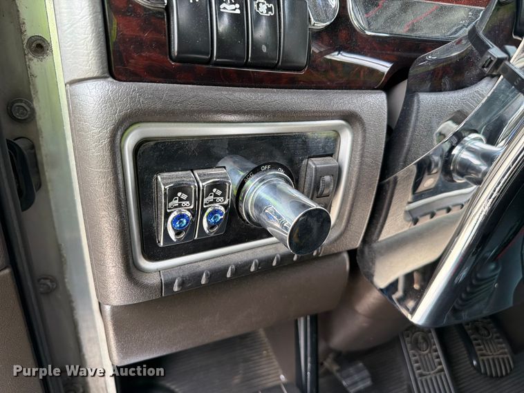 image for item YA4192 2018 Kenworth W900 glider kit semi truck