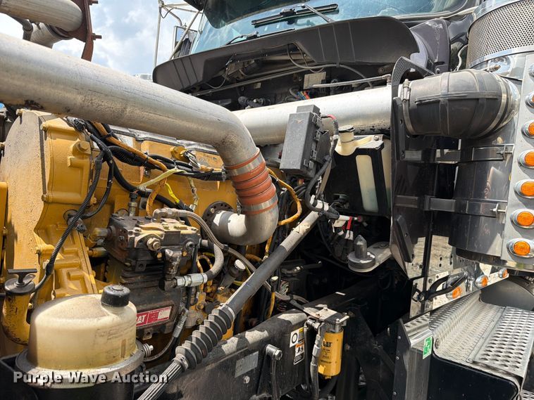 image for item YA4192 2018 Kenworth W900 glider kit semi truck