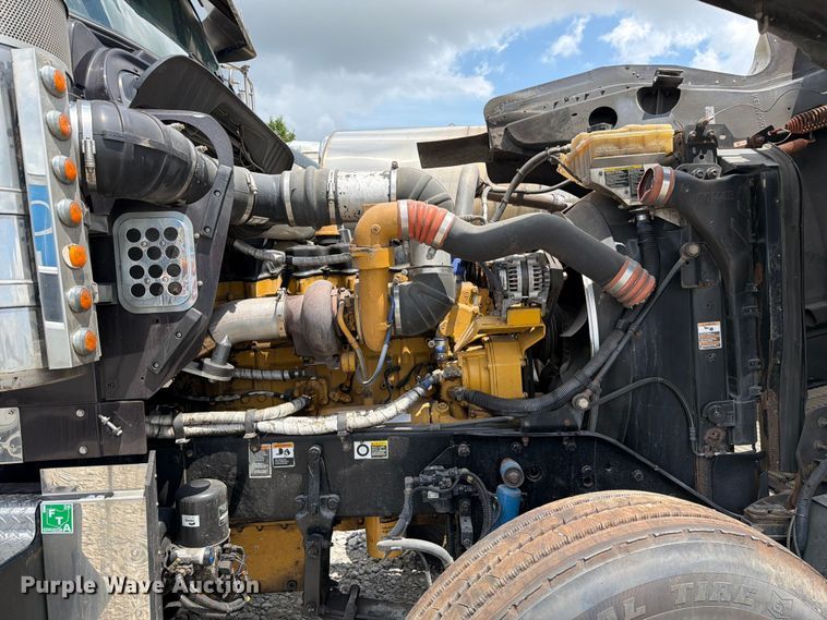 image for item YA4192 2018 Kenworth W900 glider kit semi truck