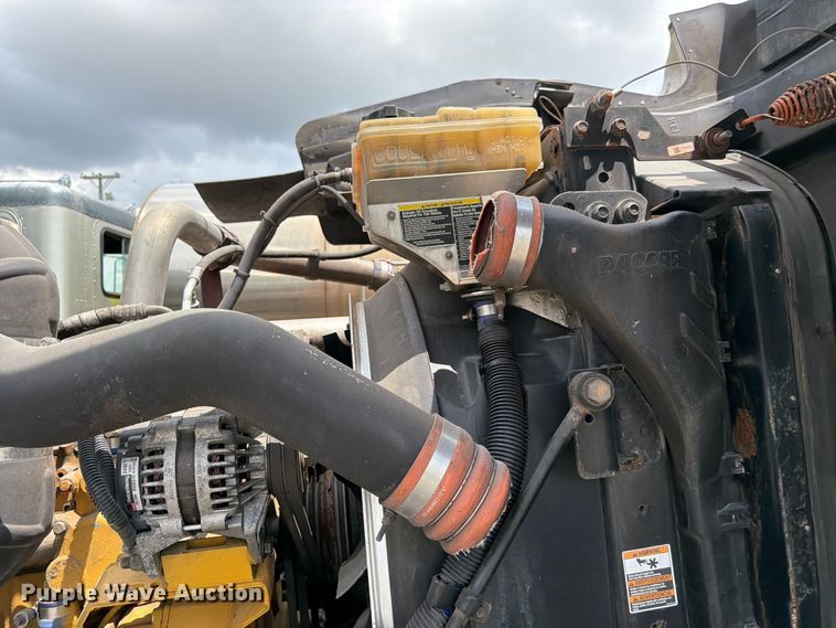 image for item YA4192 2018 Kenworth W900 glider kit semi truck