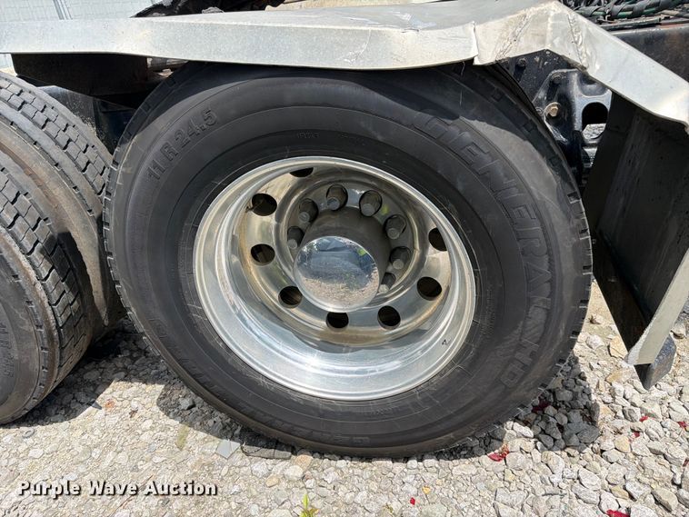 image for item YA4192 2018 Kenworth W900 glider kit semi truck