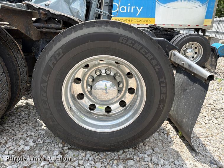 image for item YA4192 2018 Kenworth W900 glider kit semi truck