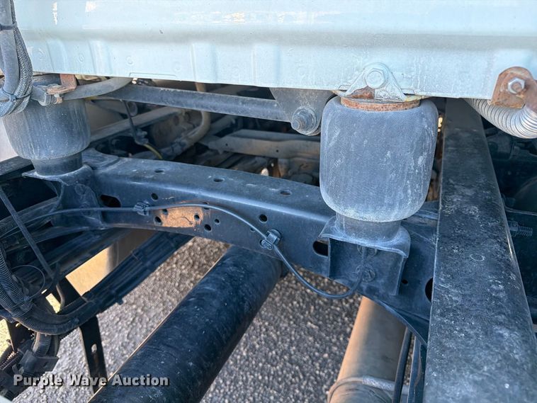image for item YA4238 2018 Freightliner Cascadia 125 semi truck