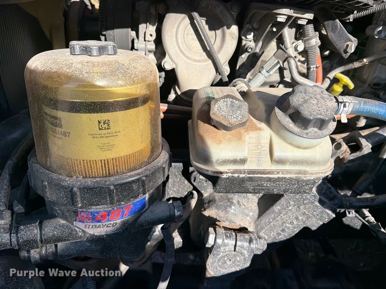 image for item YA4238 2018 Freightliner Cascadia 125 semi truck