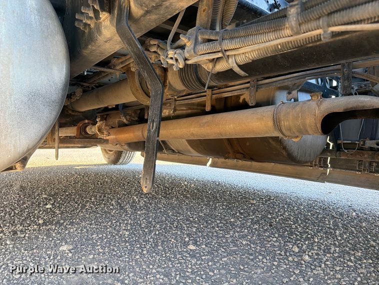 image for item YA4238 2018 Freightliner Cascadia 125 semi truck