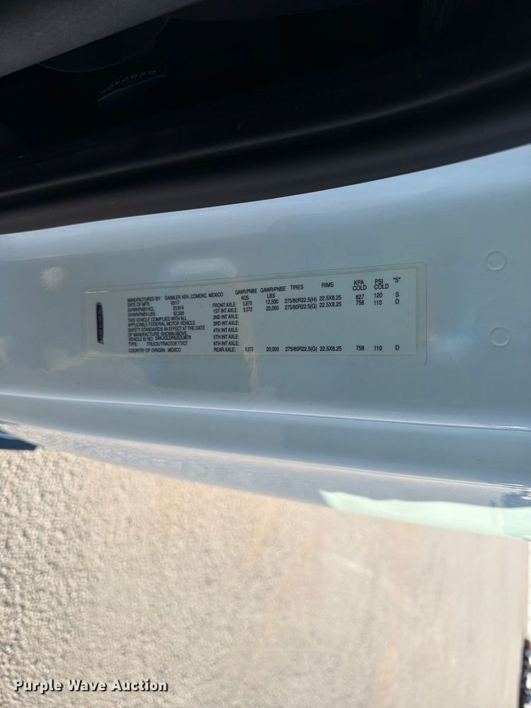 image for item YA4238 2018 Freightliner Cascadia 125 semi truck