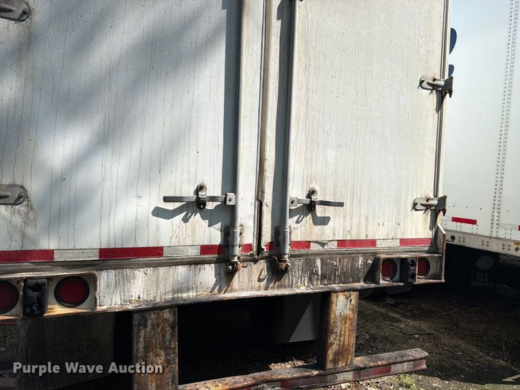 image for item YA4325 2007 Strick dry van trailer