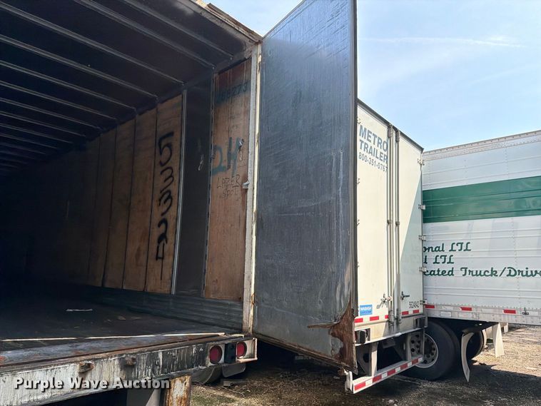 image for item YA4325 2007 Strick dry van trailer