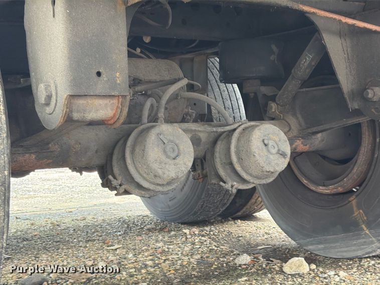 image for item YA4325 2007 Strick dry van trailer