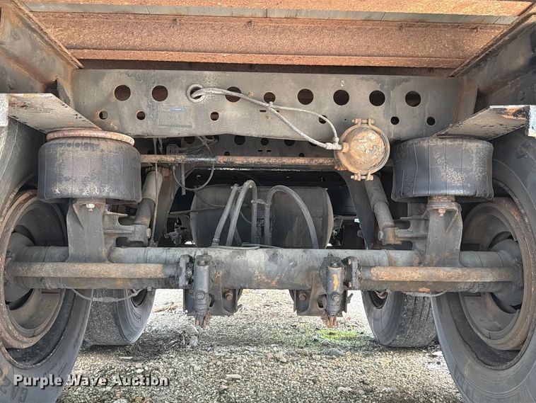 image for item YA4325 2007 Strick dry van trailer