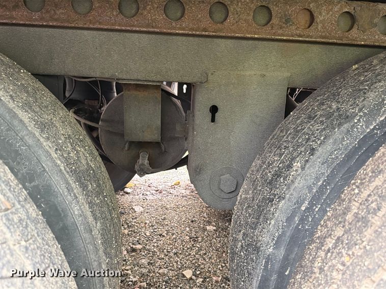 image for item YA4325 2007 Strick dry van trailer